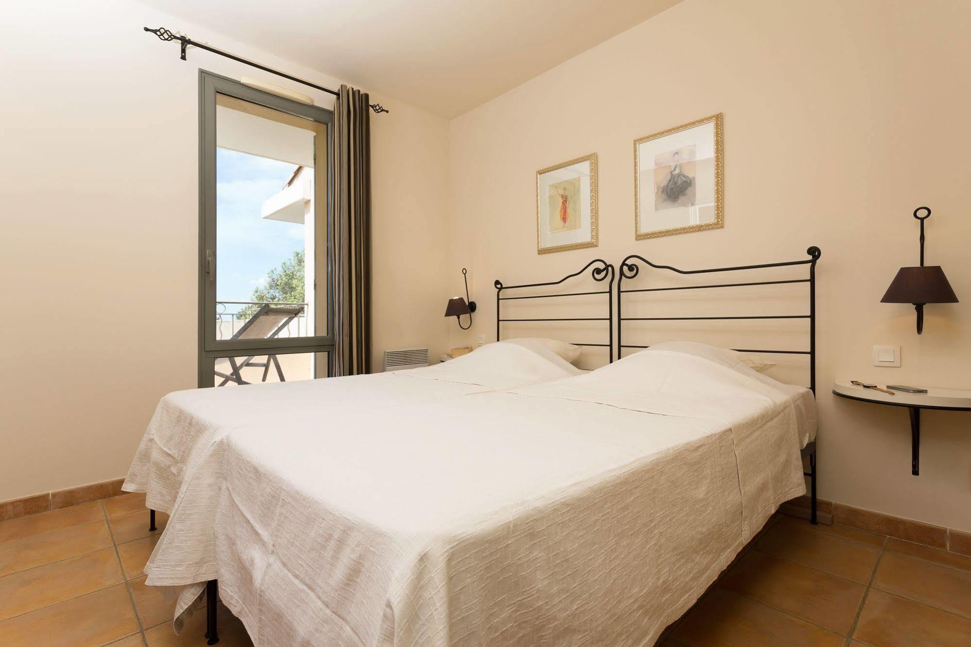 Madame Vacances Domaine Du Provence Country Club Service Premium Saumane-de-Vaucluse ภายนอก รูปภาพ
