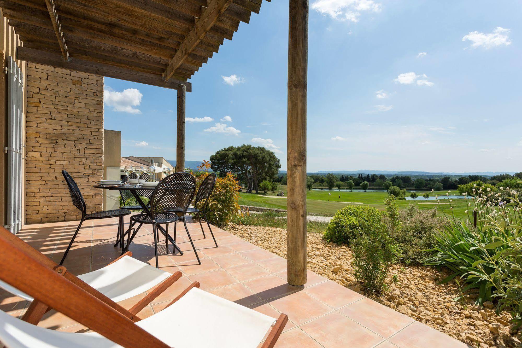 Madame Vacances Domaine Du Provence Country Club Service Premium Saumane-de-Vaucluse ภายนอก รูปภาพ